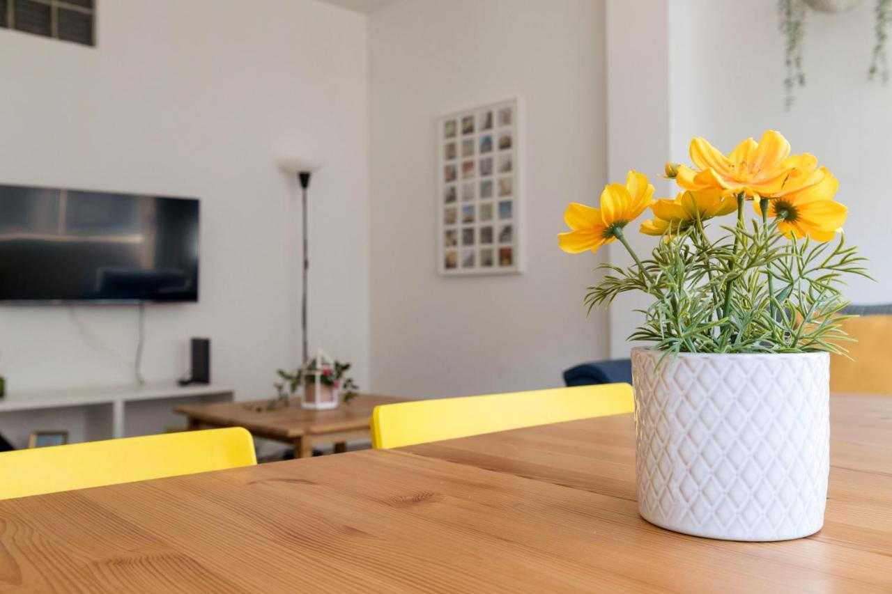 Travel & Live Bolhao Apartments Porto Luaran gambar